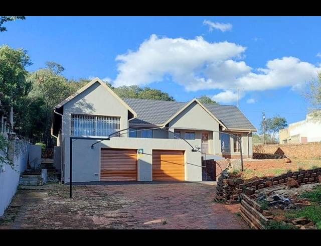 4 BEDROOM HOUSE FOR SALE IN NATURENA
